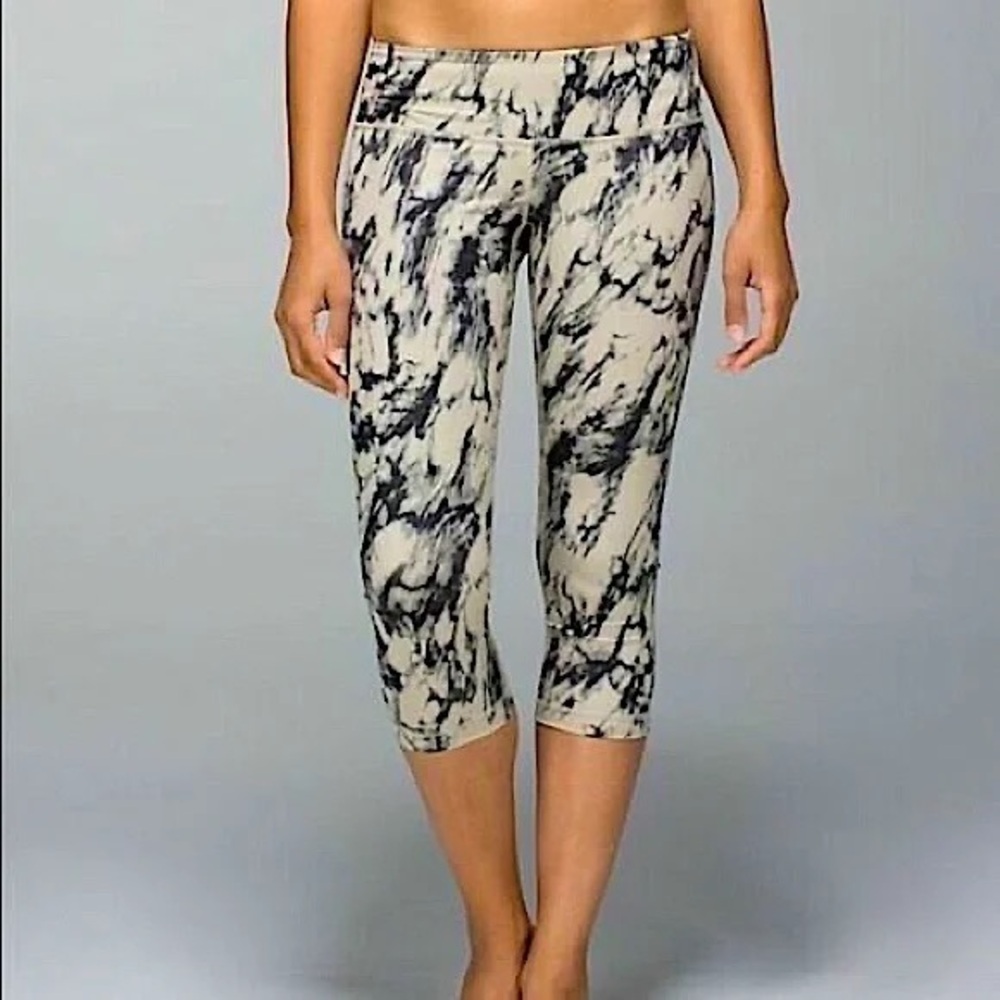 Lululemon Wunder Under Crop Full On Luxtreme Marble Design Size 4